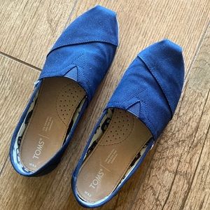 TOMS Navy blue, size 8.5